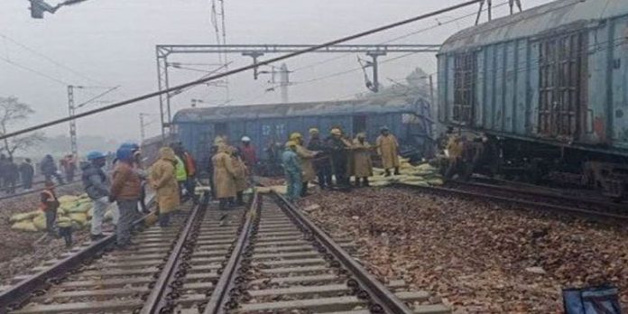 റിപ്പബ്ലിക് ദിനത്തിന് മുന്നോടിയായി അയോധ്യയില് ട്രെയിന് പാളം തെറ്റിക്കാനുള്ള ശ്രമം റിപ്പബ്ലിക് ദിനത്തിന് മുന്നോടിയായി അയോധ്യയില് ട്രെയിന് പാളം തെറ്റിക്കാനുള്ള ശ്രമം