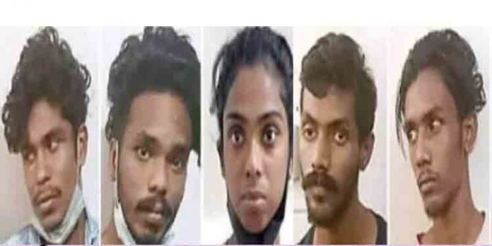 മോഷ്ടിച്ച ബൈക്കുകളില് ചുറ്റിനടന്ന് സ്ത്രീകളുടെ മാലപൊട്ടിക്കുന്ന സംഘം പിടിയില് മോഷ്ടിച്ച ബൈക്കുകളില് ചുറ്റിനടന്ന് സ്ത്രീകളുടെ മാലപൊട്ടിക്കുന്ന സംഘം പിടിയില്