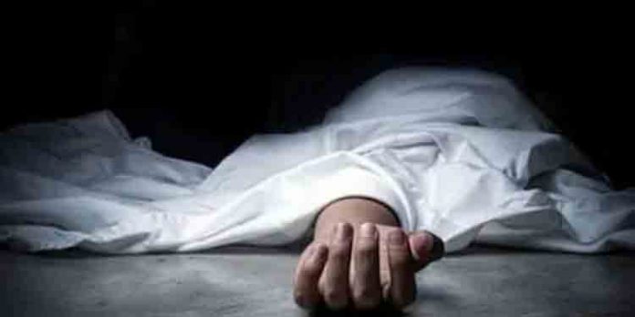 റിപ്പബ്ലിക് ദിനത്തില് പതാക ഉയര്ത്താനുള്ള ഇരുമ്പ് തൂണ് സ്ഥാപിക്കുന്നതിനിടെ വൈദ്യുതാഘാതമേറ്റ് 12 കാരന് ദാരുണാന്ത്യം റിപ്പബ്ലിക് ദിനത്തില് പതാക ഉയര്ത്താനുള്ള ഇരുമ്പ് തൂണ് സ്ഥാപിക്കുന്നതിനിടെ വൈദ്യുതാഘാതമേറ്റ് 12 കാരന് ദാരുണാന്ത്യം