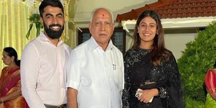 ബിഎസ് യെഡിയൂരപ്പയുടെ കൊച്ചുമകള് തൂങ്ങി മരിച്ച നിലയില് ബിഎസ് യെഡിയൂരപ്പയുടെ കൊച്ചുമകള് തൂങ്ങി മരിച്ച നിലയില്
