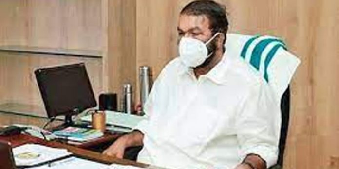 തദ്ദേശസ്ഥാപനങ്ങളുടെ നേതൃത്വത്തില് കോവിഡ് പ്രതിരോധ പ്രവര്ത്തനങ്ങള് ശക്തമാക്കണം : വി.ശിവന്കുട്ടി തദ്ദേശസ്ഥാപനങ്ങളുടെ നേതൃത്വത്തില് കോവിഡ് പ്രതിരോധ പ്രവര്ത്തനങ്ങള് ശക്തമാക്കണം : വി.ശിവന്കുട്ടി