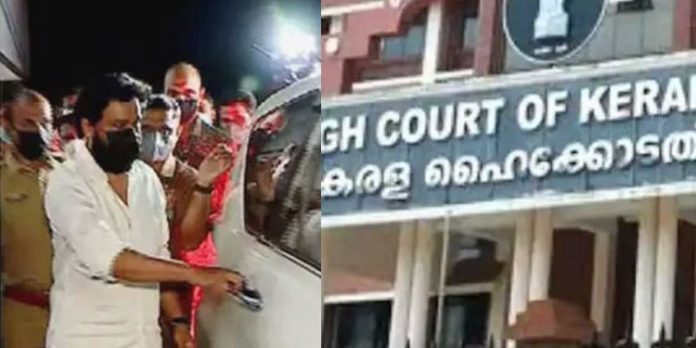 തിങ്കളാഴ്ച്ച പത്ത് മണിയ്ക്ക് മുന്പ് എല്ലാ മൊബൈല് ഫോണുകളും ഹൈക്കോടതിയുടെ രജിസ്ട്രാര്ക്ക് കൈമാറണം കോടതി തിങ്കളാഴ്ച്ച പത്ത് മണിയ്ക്ക് മുന്പ് എല്ലാ മൊബൈല് ഫോണുകളും ഹൈക്കോടതിയുടെ രജിസ്ട്രാര്ക്ക് കൈമാറണം കോടതി