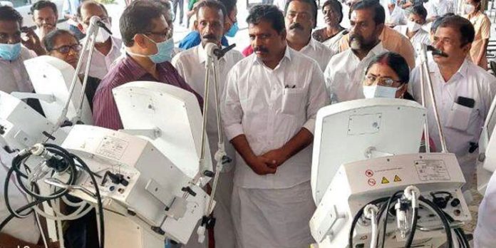 എം.പിയുടെ വികസന ഫണ്ടില് നിന്ന് ജില്ലാ ആശുപത്രിക്ക് നല്കിയ ഐ.സി.യു വെന്റിലേറ്ററുകള് നാടിന് സമര്പ്പിച്ചു എം.പിയുടെ വികസന ഫണ്ടില് നിന്ന് ജില്ലാ ആശുപത്രിക്ക് നല്കിയ ഐ.സി.യു വെന്റിലേറ്ററുകള് നാടിന് സമര്പ്പിച്ചു