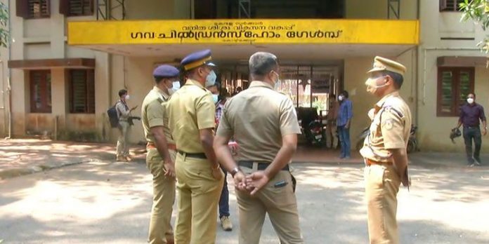 ചില്ഡ്രന്സ് ഹോമിലെ കുട്ടികളെ കാണാതായ സംഭവത്തില് ഒപ്പമുണ്ടായിരുന്ന യുവാക്കള് മദ്യം നല്കി പീഡിപ്പിക്കാന് ശ്രമിച്ചെന്ന് പെണ്കുട്ടികളുടെ മൊഴി ചില്ഡ്രന്സ് ഹോമിലെ കുട്ടികളെ കാണാതായ സംഭവത്തില് ഒപ്പമുണ്ടായിരുന്ന യുവാക്കള് മദ്യം നല്കി പീഡിപ്പിക്കാന് ശ്രമിച്ചെന്ന് പെണ്കുട്ടികളുടെ മൊഴി