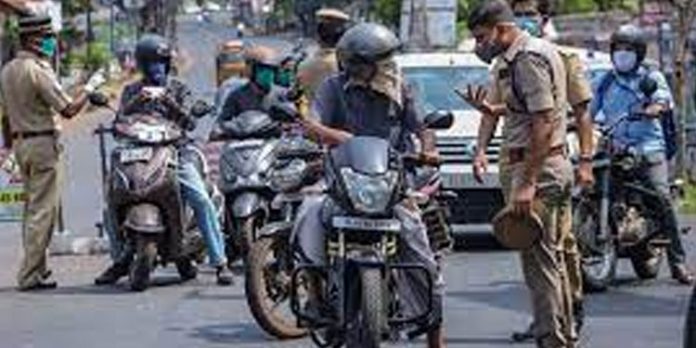 സംസ്ഥാനത്ത് ഇന്ന് ലോക്ക്ഡൗണിനു സമാനമായ കര്ശന നിയന്ത്രണം സംസ്ഥാനത്ത് ഇന്ന് ലോക്ക്ഡൗണിനു സമാനമായ കര്ശന നിയന്ത്രണം