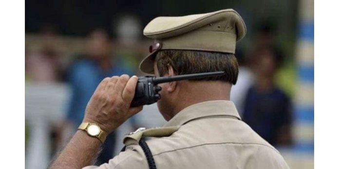 ഭാര്യയെ കഴുത്തില് ഷാള് മുറുക്കി കൊല്ലാന് ശ്രമിച്ചെന്ന് പരാതി ഭാര്യയെ കഴുത്തില് ഷാള് മുറുക്കി കൊല്ലാന് ശ്രമിച്ചെന്ന് പരാതി