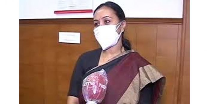 സംസ്ഥാനത്ത് ഒമിക്രോണ് വ്യാപന തോത് കുറയുന്നത് ആശ്വാസകരമാണെന്നും മൂന്നാഴ്ചയ്ക്കുള്ളില് കേസുകള് കുറയും : ആരോഗ്യ മന്ത്രി സംസ്ഥാനത്ത് ഒമിക്രോണ് വ്യാപന തോത് കുറയുന്നത് ആശ്വാസകരമാണെന്നും മൂന്നാഴ്ചയ്ക്കുള്ളില് കേസുകള് കുറയും : ആരോഗ്യ മന്ത്രി