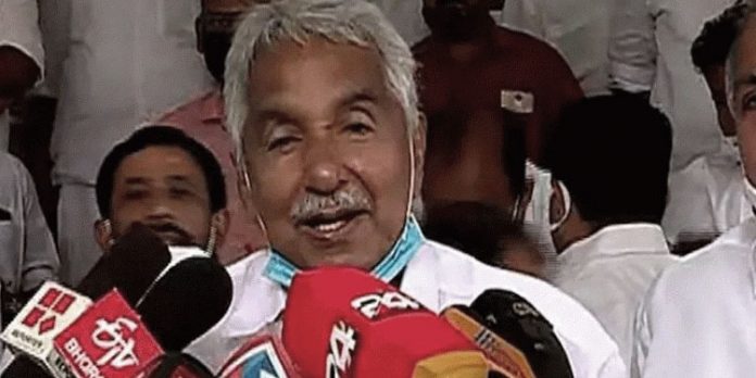 സിപിഎം കെ.ടി ജലീലിനെ ഇറക്കി വ്യാജ ആരോപണങ്ങള് പടച്ചു വിടുകയാണെന്ന് മുന്മുഖ്യമന്ത്രി ഉമ്മന് ചാണ്ടി സിപിഎം കെ.ടി ജലീലിനെ ഇറക്കി വ്യാജ ആരോപണങ്ങള് പടച്ചു വിടുകയാണെന്ന് മുന്മുഖ്യമന്ത്രി ഉമ്മന് ചാണ്ടി