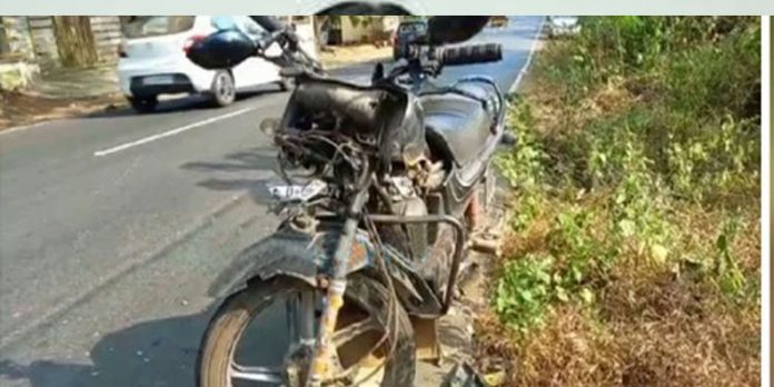 കാറും ബൈക്കും കൂട്ടിയിടിച്ച് ബൈക്ക് യാത്രികന് മരിച്ചു കാറും ബൈക്കും കൂട്ടിയിടിച്ച് ബൈക്ക് യാത്രികന് മരിച്ചു