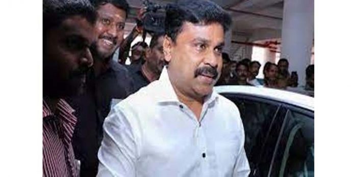 നടിയെ ആക്രമിച്ച കേസ് ; പ്രോസിക്യൂഷനെതിരെ പരാതിയുമായി ദിലീപ് നടിയെ ആക്രമിച്ച കേസ് ; പ്രോസിക്യൂഷനെതിരെ പരാതിയുമായി ദിലീപ്