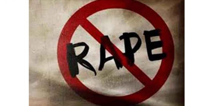 പീഡന കേസ് ; തിരുവനന്തപുരം വിമാനത്താവളത്തിലെ ഉന്നത ഉദ്യോഗസ്ഥനെ സസ്പെൻഡ് ചെയ്തു പീഡന കേസ് ; തിരുവനന്തപുരം വിമാനത്താവളത്തിലെ ഉന്നത ഉദ്യോഗസ്ഥനെ സസ്പെൻഡ് ചെയ്തു