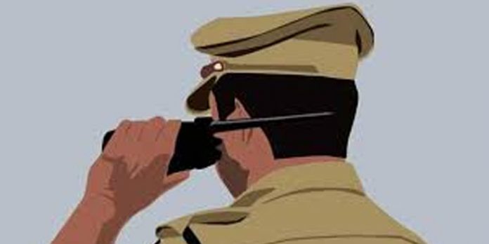 ഓട്ടോറിക്ഷ ഡ്രൈവറെ പോലീസ് കള്ളക്കേസിൽ കുടുക്കിയതായി പരാതി ഓട്ടോറിക്ഷ ഡ്രൈവറെ പോലീസ് കള്ളക്കേസിൽ കുടുക്കിയതായി പരാതി