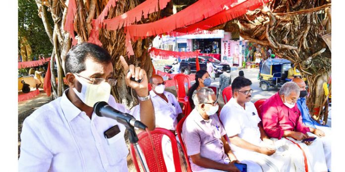 സിപിഐ സമര പ്രചരണ വാഹന ജാഥ ഉദ്ഘാടനം ചെയ്തു സിപിഐ സമര പ്രചരണ വാഹന ജാഥ ഉദ്ഘാടനം ചെയ്തു
