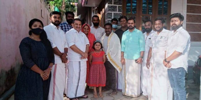 കേരള ക്രിക്കറ്റ് ടീമിൽ ഇടം നേടിയ അജീസ് കോന്നിയെ ആദരിച്ചു കേരള ക്രിക്കറ്റ് ടീമിൽ ഇടം നേടിയ അജീസ് കോന്നിയെ ആദരിച്ചു