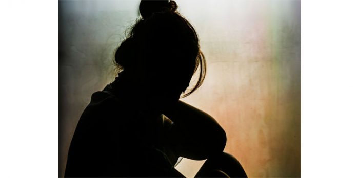 17കാരിയെ പീഡിപ്പിച്ച് ചിത്രങ്ങള് സമൂഹമാധ്യങ്ങളില് പ്രചരിപ്പിച്ച് യുവാവ് 17കാരിയെ പീഡിപ്പിച്ച് ചിത്രങ്ങള് സമൂഹമാധ്യങ്ങളില് പ്രചരിപ്പിച്ച് യുവാവ്