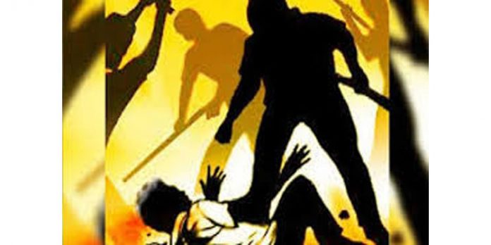 തിരുവനന്തപുരത്ത് ആളുമാറി ഗുണ്ടാ ആക്രമം ; വിദ്യാർത്ഥിയെ തട്ടികൊണ്ട് പോയി മർദിച്ചു തിരുവനന്തപുരത്ത് ആളുമാറി ഗുണ്ടാ ആക്രമം ; വിദ്യാർത്ഥിയെ തട്ടികൊണ്ട് പോയി മർദിച്ചു