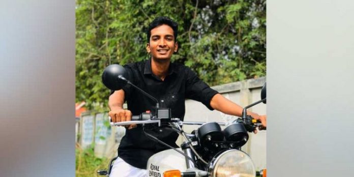 ധീരജിനെ വെട്ടിക്കൊലപ്പെടുത്തിയ സംഭവത്തില് ഒരാള് കൂടി അറസ്റ്റില് ധീരജിനെ വെട്ടിക്കൊലപ്പെടുത്തിയ സംഭവത്തില് ഒരാള് കൂടി അറസ്റ്റില്