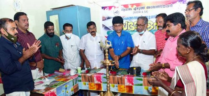 ഓണ്ലൈന് സംവിധാനമടക്കുമുള്ള നടപടിക്രമങ്ങള് തൊഴില് പ്രതിസന്ധി സൃഷ്ടിക്കരുത് ; ആധാരം എഴുത്ത് അസോസിയേഷന് ഓണ്ലൈന് സംവിധാനമടക്കുമുള്ള നടപടിക്രമങ്ങള് തൊഴില് പ്രതിസന്ധി സൃഷ്ടിക്കരുത് ; ആധാരം എഴുത്ത് അസോസിയേഷന്