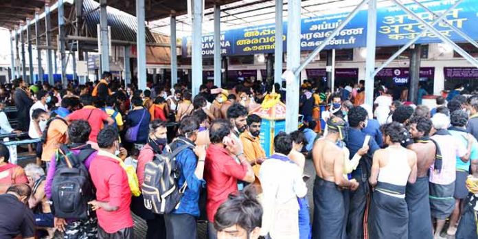 ഗുരുസ്വാമിയായി കെ.പി മോഹനന് എംഎല്എ 52 ാം തവണയും അയ്യപ്പ സന്നിധിയില് ഗുരുസ്വാമിയായി കെ.പി മോഹനന് എംഎല്എ 52 ാം തവണയും അയ്യപ്പ സന്നിധിയില്
