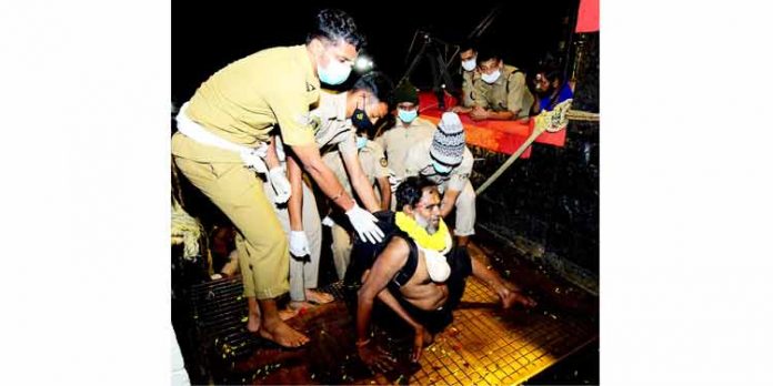 അയ്യപ്പനെ വണങ്ങാൻ പരിമിതികളെ മറികടന്ന് രാം ബാബു വന്നു ; എന്നും തുണയായ അയ്യപ്പനെ വണങ്ങാൻ പരിമിതികളെ മറികടന്ന് രാം ബാബു വന്നു ; എന്നും തുണയായ