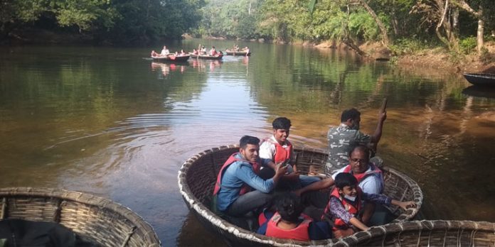 ക്രിസ്തുമസ് അവധിയില് റെക്കോര്ഡ് കളക്ഷനുമായി കോന്നി ഇക്കോടൂറിസവും അടവിയും ക്രിസ്തുമസ് അവധിയില് റെക്കോര്ഡ് കളക്ഷനുമായി കോന്നി ഇക്കോടൂറിസവും അടവിയും