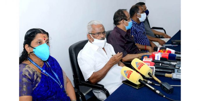 മകരവിളക്ക് ദര്ശനത്തിന് സന്നിധാനം സജ്ജം ; ദേവസ്വം പ്രസിഡന്റ് മകരവിളക്ക് ദര്ശനത്തിന് സന്നിധാനം സജ്ജം ; ദേവസ്വം പ്രസിഡന്റ്