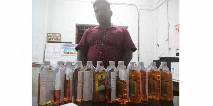 ചെങ്ങന്നൂരില് സ്കൂട്ടറിൽ വില്പനക്കായി എത്തിച്ച വിദേശമദ്യം പിടികൂടി ചെങ്ങന്നൂരില് സ്കൂട്ടറിൽ വില്പനക്കായി എത്തിച്ച വിദേശമദ്യം പിടികൂടി