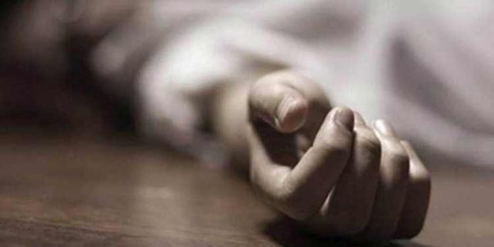 എറണാകുളം ഞാറയ്ക്കല് പെരുമാള്പ്പടിയില് മണ്ണില് പുതഞ്ഞ നിലയില് മൃതദേഹം എറണാകുളം ഞാറയ്ക്കല് പെരുമാള്പ്പടിയില് മണ്ണില് പുതഞ്ഞ നിലയില് മൃതദേഹം