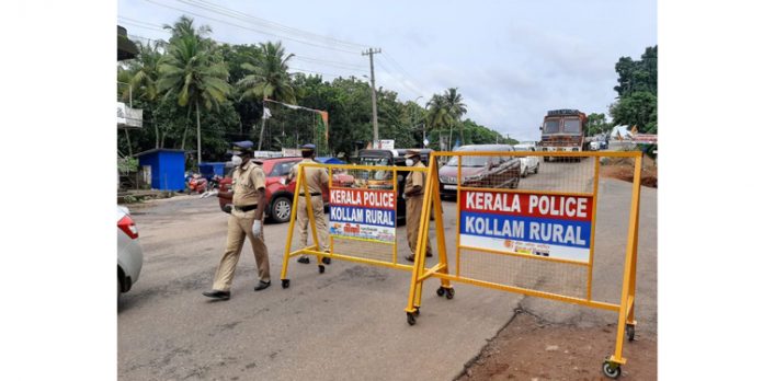 കോവിഡ് ; ഗതാഗതനിയന്ത്രണങ്ങള് നിശ്ചയിക്കാന് ഇന്ന് ഉന്നതതലയോഗം ചേരും കോവിഡ് ; ഗതാഗതനിയന്ത്രണങ്ങള് നിശ്ചയിക്കാന് ഇന്ന് ഉന്നതതലയോഗം ചേരും