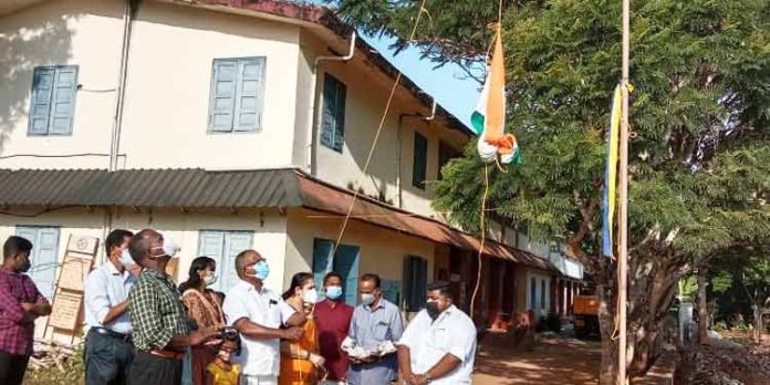 ഇടമുറി ഗവ.ഹയർ സെക്കൻഡറി സ്കൂളില് റിപ്പബ്ലിക് ദിനാഘോഷം സംഘടിപ്പിച്ചു ഇടമുറി ഗവ.ഹയർ സെക്കൻഡറി സ്കൂളില് റിപ്പബ്ലിക് ദിനാഘോഷം സംഘടിപ്പിച്ചു
