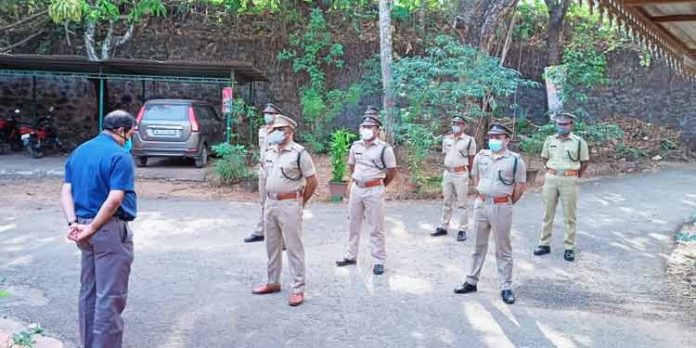 കോന്നി ഡിവിഷണൽ ഫോറസ്റ്റ് ഓഫീസിൽ റിപ്പബ്ലിക് ദിനാഘോഷങ്ങൾ സംഘടിപ്പിച്ചു കോന്നി ഡിവിഷണൽ ഫോറസ്റ്റ് ഓഫീസിൽ റിപ്പബ്ലിക് ദിനാഘോഷങ്ങൾ സംഘടിപ്പിച്ചു
