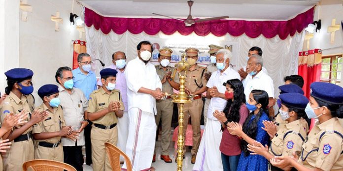 അറിവ് പകരാൻ പുസ്തകങ്ങളെക്കാൾ മികച്ച അധ്യാപകനില്ല ; രാജു എബ്രഹാം അറിവ് പകരാൻ പുസ്തകങ്ങളെക്കാൾ മികച്ച അധ്യാപകനില്ല ; രാജു എബ്രഹാം