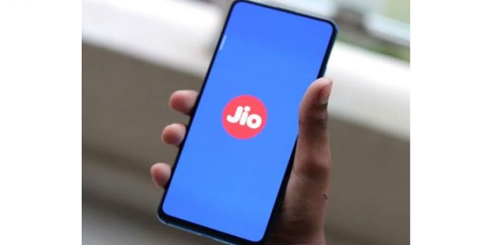 ഇന്ത്യയിലെ ഏറ്റവും വിലകുറഞ്ഞ 5ജി ഫോണുമായി ജിയോ ; പ്രത്യേകതകള് ഇങ്ങനെ ഇന്ത്യയിലെ ഏറ്റവും വിലകുറഞ്ഞ 5ജി ഫോണുമായി ജിയോ ; പ്രത്യേകതകള് ഇങ്ങനെ