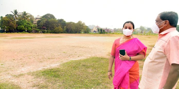 ജില്ലാ സ്റ്റേഡിയം : ടെന്ഡര് നടപടികള്ക്ക് മുന്പ് ഫ്ളക്സ് സ്റ്റഡി നടത്തുമെന്ന് മന്ത്രി വീണാജോര്ജ് ജില്ലാ സ്റ്റേഡിയം : ടെന്ഡര് നടപടികള്ക്ക് മുന്പ് ഫ്ളക്സ് സ്റ്റഡി നടത്തുമെന്ന് മന്ത്രി വീണാജോര്ജ്