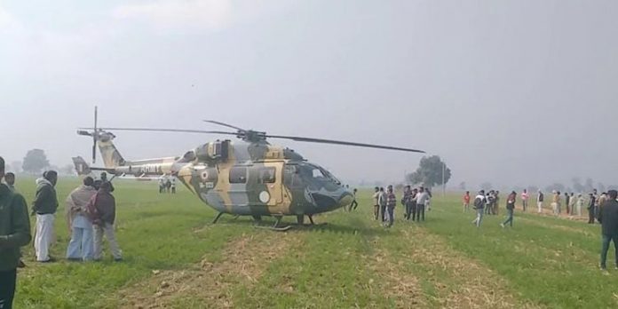 മോശം കാലാവസ്ഥ ; സൈനിക ഹെലികോപ്റ്റർ അടിയന്തിരമായി നിലത്തിറക്കി മോശം കാലാവസ്ഥ ; സൈനിക ഹെലികോപ്റ്റർ അടിയന്തിരമായി നിലത്തിറക്കി