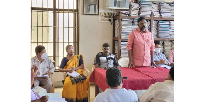 കെഎസ്ടിപി റോഡിന്റെ ഫുട്പാത്തിലെ കച്ചവടം അവസാനിപ്പിക്കണം : അടൂര് താലൂക്ക് വികസന സമിതി കെഎസ്ടിപി റോഡിന്റെ ഫുട്പാത്തിലെ കച്ചവടം അവസാനിപ്പിക്കണം : അടൂര് താലൂക്ക് വികസന സമിതി