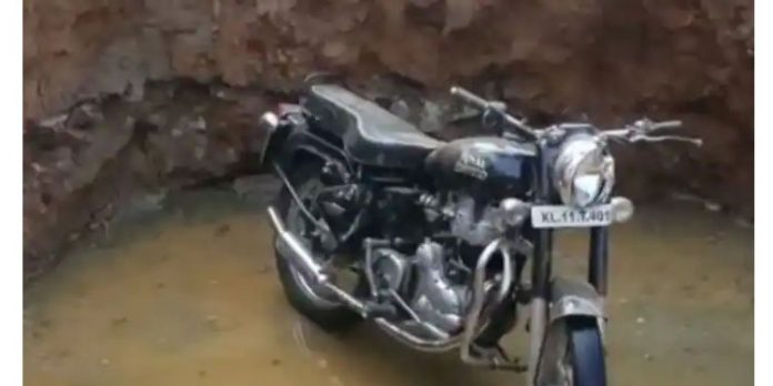 കലുങ്കിലെ കുഴിയിൽ വീണ് യാത്രക്കാരന് പരിക്കേറ്റ സംഭവം : റിപ്പോർട്ട് തള്ളി പൊതുമരാമത്ത് മന്ത്രി കലുങ്കിലെ കുഴിയിൽ വീണ് യാത്രക്കാരന് പരിക്കേറ്റ സംഭവം : റിപ്പോർട്ട് തള്ളി പൊതുമരാമത്ത് മന്ത്രി