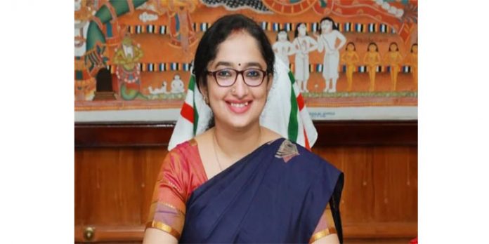 കോവിഡ് കണക്കുകള് കൃത്യവും വ്യക്തവുമായിരിക്കണം : ജില്ലാ കളക്ടര് കോവിഡ് കണക്കുകള് കൃത്യവും വ്യക്തവുമായിരിക്കണം : ജില്ലാ കളക്ടര്