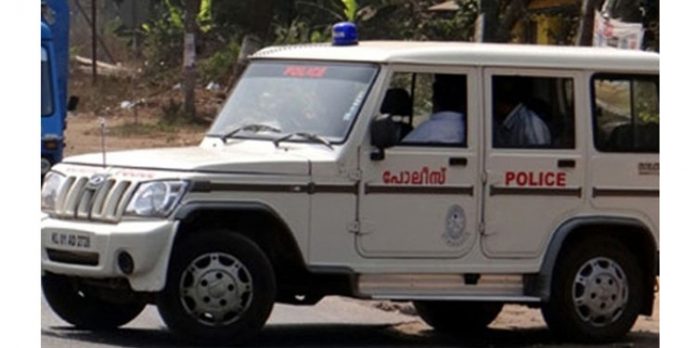 വീട്ടുകാരെ പറ്റിക്കാന് തലയിണകള് ചേര്ത്തുവെച്ച് ആള്രൂപം ഉണ്ടാക്കി പുതപ്പുകൊണ്ട് മൂടി ; പാലായില് കാണാതായ പ്ലസ് വണ് വിദ്യാര്ത്ഥിനി നാടുവിട്ടത് ഇന്സ്റ്റഗ്രാമില് പരിചയപ്പെട്ട യുവാവിനൊപ്പം വീട്ടുകാരെ പറ്റിക്കാന് തലയിണകള് ചേര്ത്തുവെച്ച് ആള്രൂപം ഉണ്ടാക്കി പുതപ്പുകൊണ്ട് മൂടി ; പാലായില് കാണാതായ പ്ലസ് വണ് വിദ്യാര്ത്ഥിനി നാടുവിട്ടത് ഇന്സ്റ്റഗ്രാമില് പരിചയപ്പെട്ട യുവാവിനൊപ്പം