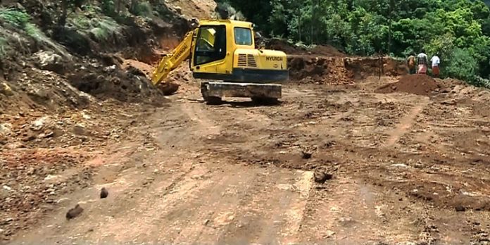2200 ഏക്കര് സര്ക്കാര് ഭൂമി കയ്യേറി ; തിരിച്ചുപിടിക്കാനുള്ളത് 1000ഏക്കർ – ഭൂമാഫിയയുടെ മുന്നില് പതറി റവന്യൂ വകുപ്പ് 2200 ഏക്കര് സര്ക്കാര് ഭൂമി കയ്യേറി ; തിരിച്ചുപിടിക്കാനുള്ളത് 1000ഏക്കർ – ഭൂമാഫിയയുടെ മുന്നില് പതറി റവന്യൂ വകുപ്പ്