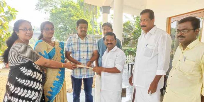 വിദ്യാർത്ഥികളുടെ സുരക്ഷ ഉറപ്പാക്കാൻ പ്രമോദ് നാരായണൻ എം.എൽ.എയ്ക്ക് സർവകക്ഷി സംഘം നിവേദനം നൽകി വിദ്യാർത്ഥികളുടെ സുരക്ഷ ഉറപ്പാക്കാൻ പ്രമോദ് നാരായണൻ എം.എൽ.എയ്ക്ക് സർവകക്ഷി സംഘം നിവേദനം നൽകി