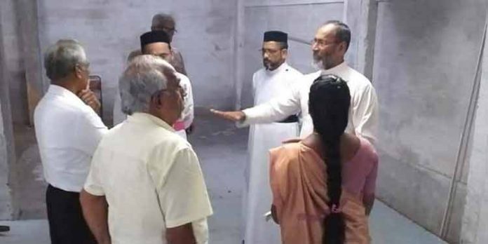 വസ്ത്രം നൽകിയാൽ ഇനി വിശപ്പകറ്റാൻ അപ്പം തയ്യാർ വസ്ത്രം നൽകിയാൽ ഇനി വിശപ്പകറ്റാൻ അപ്പം തയ്യാർ