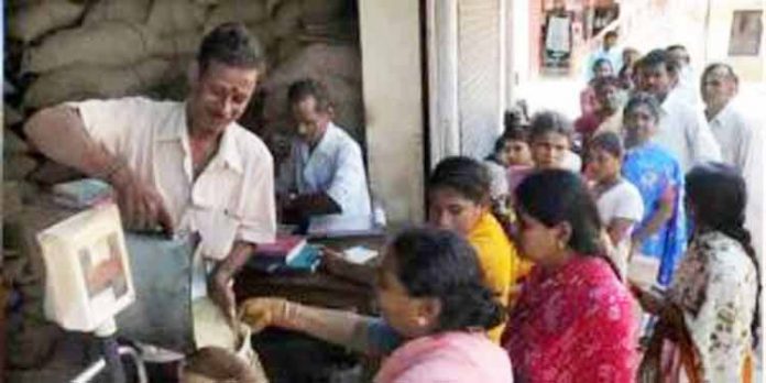 റേഷന് വിതരണത്തിന് ഇന്നു മുതല് പ്രത്യേക ക്രമീകരണം ; സമയക്രമം ഇങ്ങനെ റേഷന് വിതരണത്തിന് ഇന്നു മുതല് പ്രത്യേക ക്രമീകരണം ; സമയക്രമം ഇങ്ങനെ