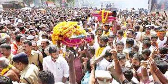 തിരുവാഭരണ ഘോഷയാത്ര ബുധനാഴ്ച (12) പുറപ്പെടും തിരുവാഭരണ ഘോഷയാത്ര ബുധനാഴ്ച (12) പുറപ്പെടും