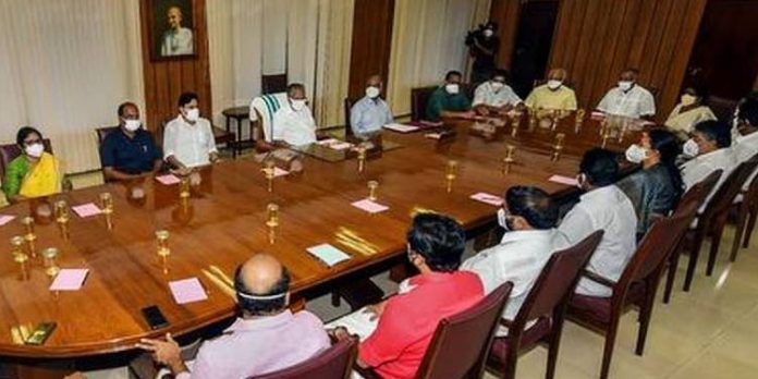 സംസ്ഥാനത്തെ ഒമിക്രോൺ സാഹചര്യം മന്ത്രിസഭായോഗം ഇന്ന് വിലയിരുത്തും സംസ്ഥാനത്തെ ഒമിക്രോൺ സാഹചര്യം മന്ത്രിസഭായോഗം ഇന്ന് വിലയിരുത്തും