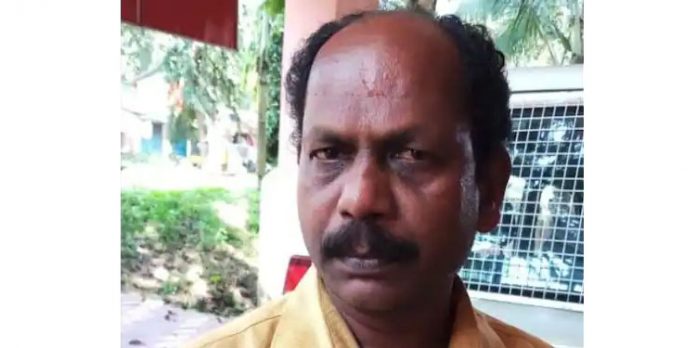 വീട് ആക്രമിച്ച ഗുണ്ടയെ വീട്ടുകാർ അടിച്ചു കൊന്നു : ഗൃഹനാഥന് ഗുരുതര പരിക്ക് വീട് ആക്രമിച്ച ഗുണ്ടയെ വീട്ടുകാർ അടിച്ചു കൊന്നു : ഗൃഹനാഥന് ഗുരുതര പരിക്ക്