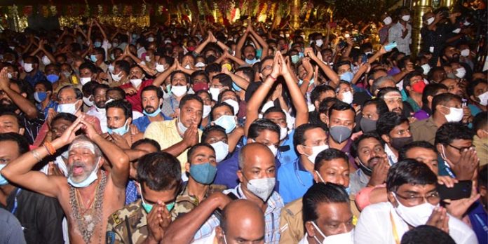 മകരവിളക്ക് : മഹോത്സവം വിജയമാക്കിയ എല്ലാവർക്കും നന്ദി രേഖപ്പെടുത്തി ദേവസ്വം മന്ത്രി മകരവിളക്ക് : മഹോത്സവം വിജയമാക്കിയ എല്ലാവർക്കും നന്ദി രേഖപ്പെടുത്തി ദേവസ്വം മന്ത്രി