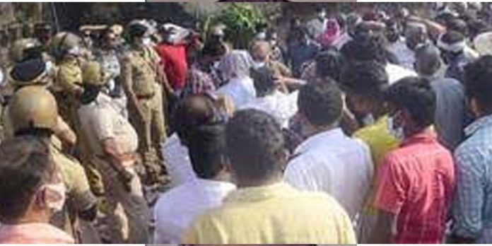 മാലിന്യസംസ്കരണ പ്ലാന്റിനെതിരായ പ്രതിഷേധം : കോഴിക്കോട് ഇന്ന് തീരദേശ ഹര്ത്താല് മാലിന്യസംസ്കരണ പ്ലാന്റിനെതിരായ പ്രതിഷേധം : കോഴിക്കോട് ഇന്ന് തീരദേശ ഹര്ത്താല്