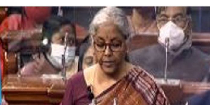 എല്ഐസി സ്വകാര്യവല്കരണo ഉടന് : ധനമന്ത്രി നിര്മലാ സീതാരാമന് എല്ഐസി സ്വകാര്യവല്കരണo ഉടന് : ധനമന്ത്രി നിര്മലാ സീതാരാമന്