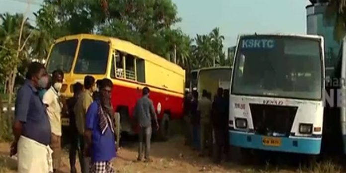 കെഎസ്ആര്ടിസി ബസിനുള്ളില് ഒരാള് തൂങ്ങിമരിച്ച നിലയില് കെഎസ്ആര്ടിസി ബസിനുള്ളില് ഒരാള് തൂങ്ങിമരിച്ച നിലയില്